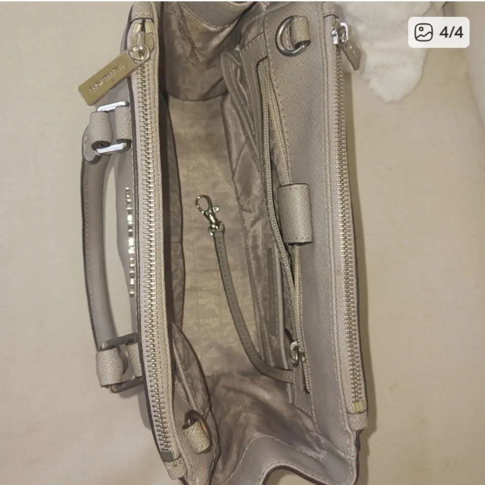 Michael Kors Elegant Gray Satchel Bag Handbag - Picture 3 of 4